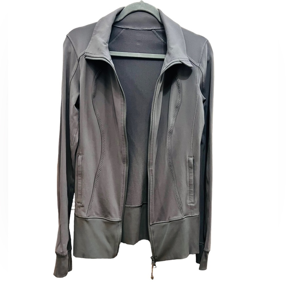 Lululemon Athletica  Jacket Size 8 Zipped Closure Side Pockets Stretchy - Picture 5 of 11